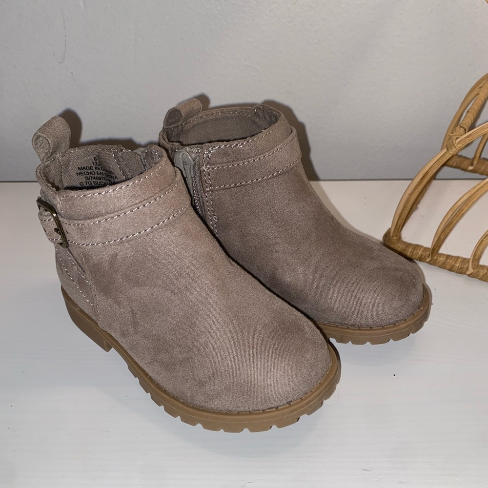 Old Navy Tan Ankle Boots with Chunky Sole